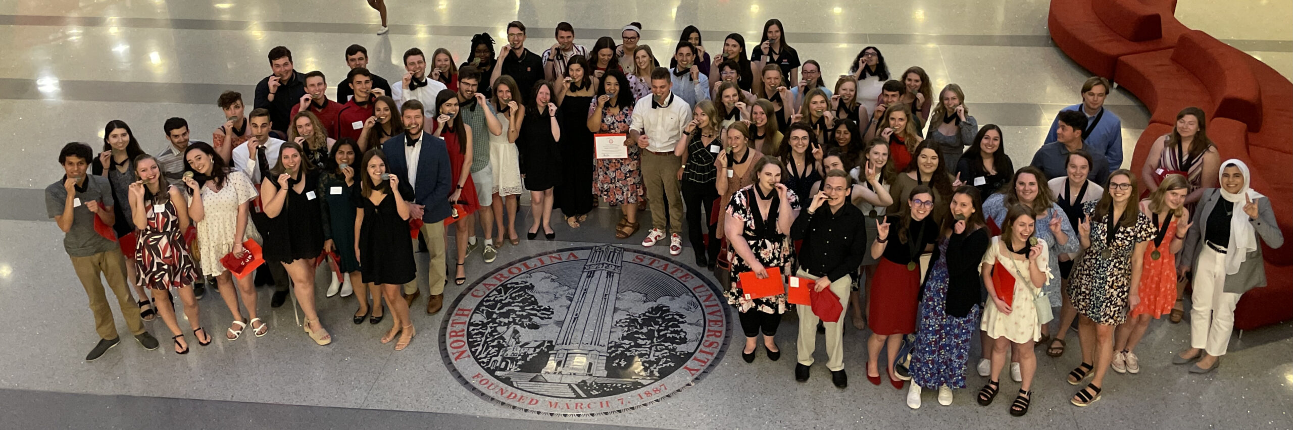 UHP graduates on the great seal